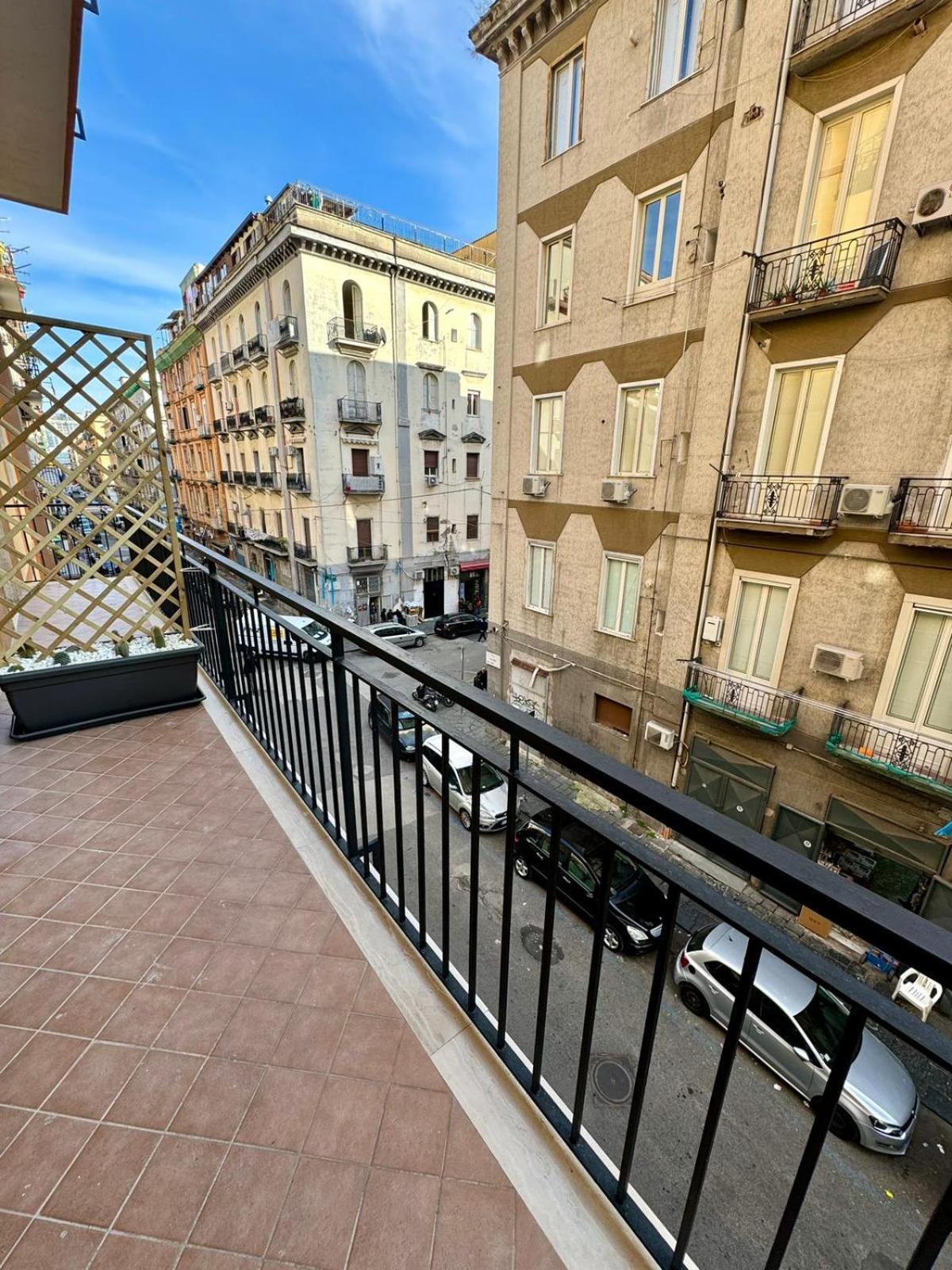 Punto House Ferrovia Hotel Nápoles Exterior foto